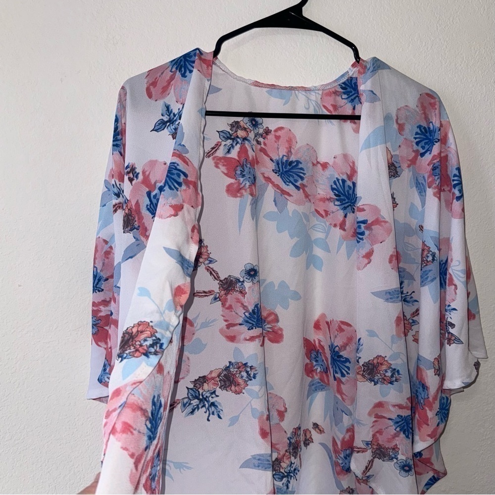 Women’s Summer Wrap - Picture 2 of 5